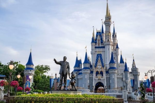 3-Disney-La-magia-te-está-esperando (1) (1)